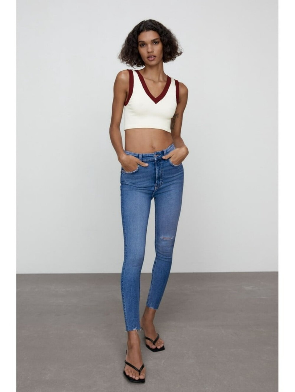 ZARA High-Rise Women's Skinny Jeans Distressed LIKE NEW Size 8
